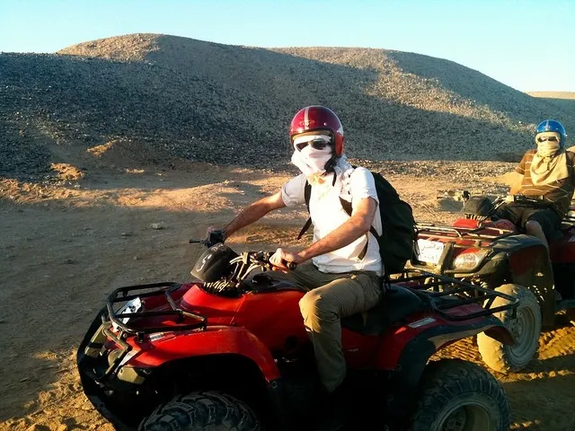 クワッドバイクにてサファリツアー